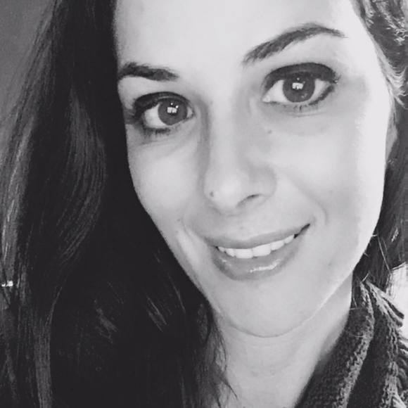 Meet your Posher, Christa - Picture 1 of 1